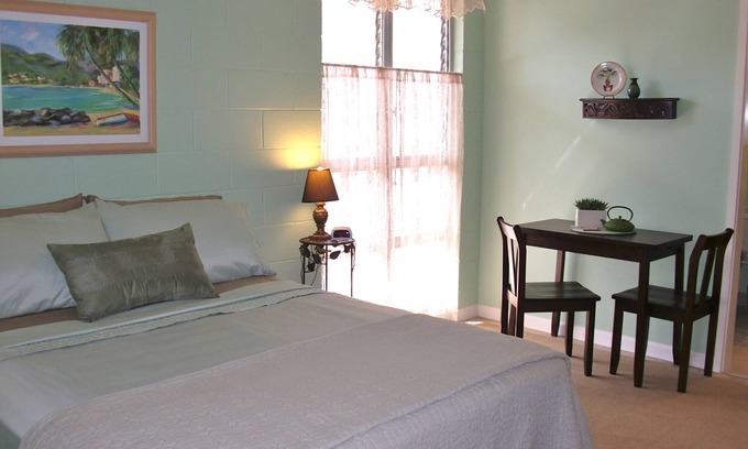 Waikiki Apartment | ~Waikiki~ LOWEST RATES IN AREA ~ Studio ~ Fully Furn ~ Blocks to Beach ~