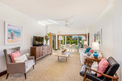 Wailua Apartment | Waipouli Beach Resort Extra Large Unit! Luxurious Decor! Sleeps up to 8*