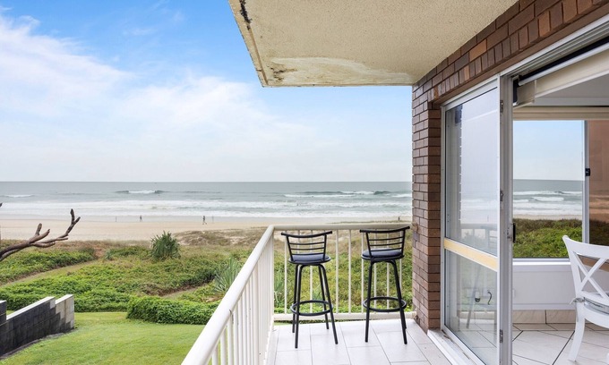 Mermaid Beach Apartment | Wake to Waves in Spacious 3-Bed Beachfront Unit