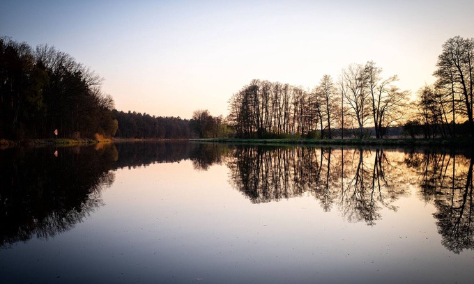Oberhavel House | WALDHAVEL. Vacation home "HAVELBLICK" directly on the water, with a wide view of nature.
