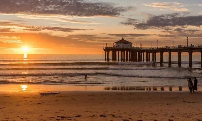 El Porto House | Walk 2 Beach, Parking, A/C, W/D,15min 2LAX,Remodel