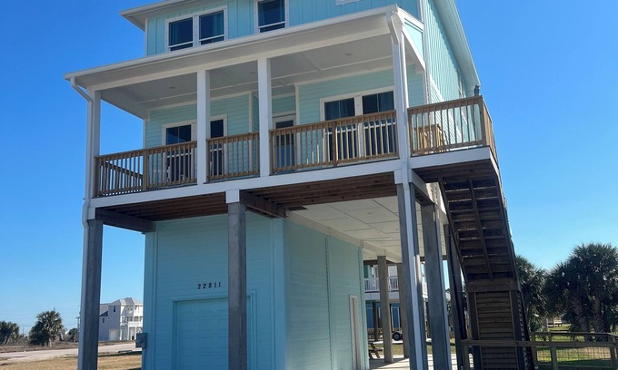 Terramar Beach House | Walk 2 Beach & Pool! Pets! FirePit! Salty Sea Dawg