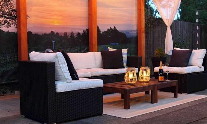 Dundee House | Walk Score: 99, Outdoor Oasis: Outdoor Shower, Fire-Pit, BBQ, Swing, Fast Wifi.