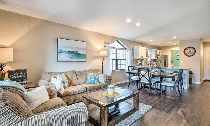 Branson Apartment | Walk to 76 Strip! Pet-Friendly Branson Retreat