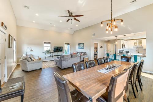 Culver House | Walk to Academy Lake Max Family Penthouse