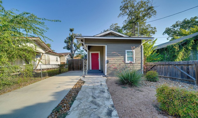 Near East Side House | Walk to Alamodome! Central San Antonio Home