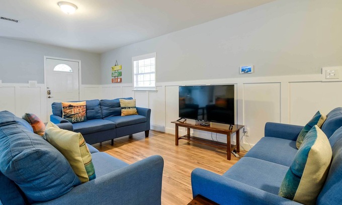 Atlantic Beach House | Walk to Atlantic Beach: Family Gem w/Fenced Yard