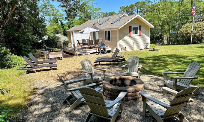 North Eastham House | Walk to Bay Side Beaches in this Dog Friendly, Sun-Filled Home (10 person MAX)