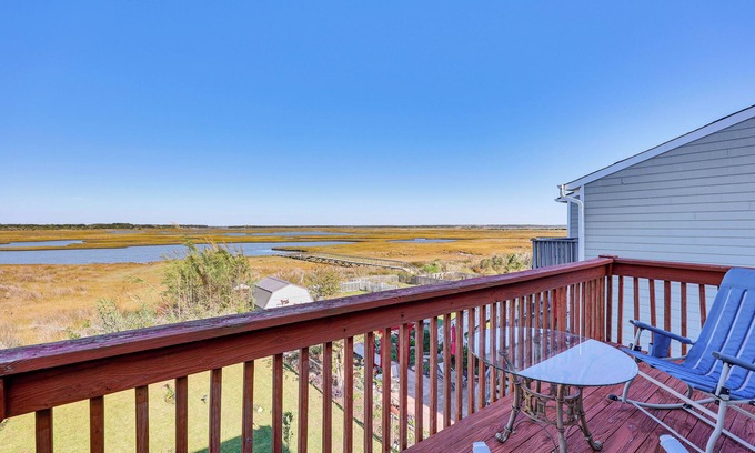 Sneads Ferry House | Walk to Beach: Duplex in North Topsail Beach!