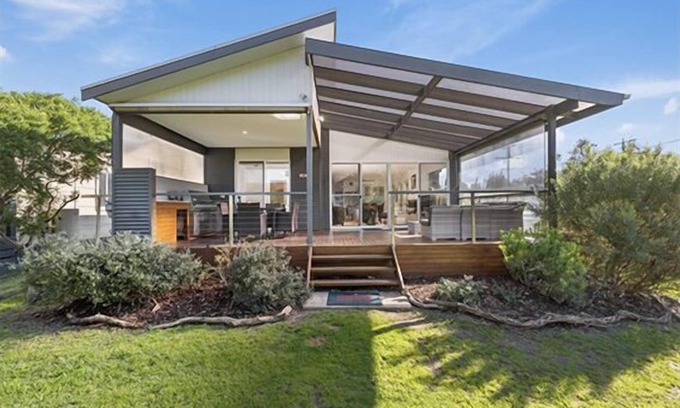 Venus Bay House | Walk to beach and shops. Fully fenced and pet friendly.