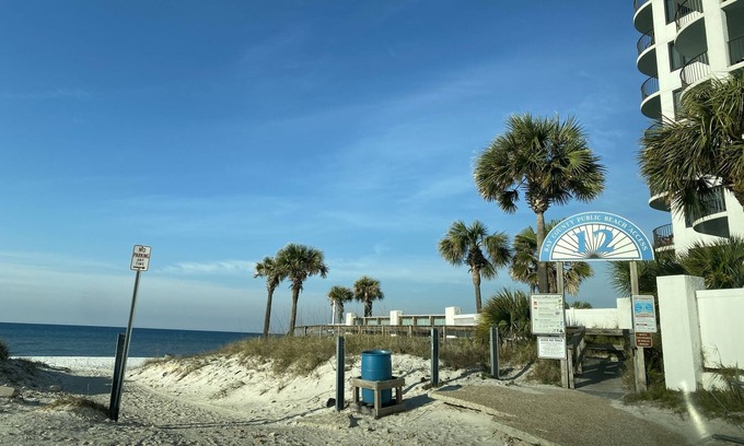 Biltmore Beach Cottage | Walk to Beach Budget Friendly Cottage for 7+, Small Pet Reqs Apprvl & Fee