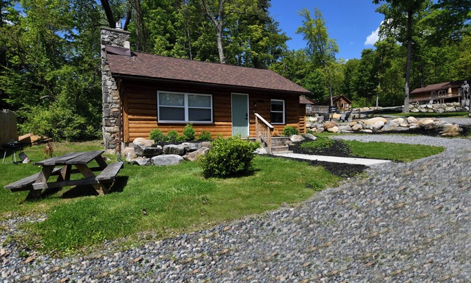 Lake George Cabin | Walk to Beach - Close to Town - Pet Friendly Cabin
