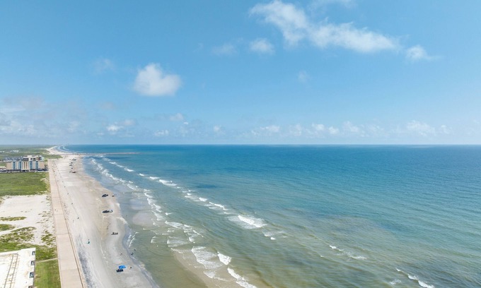 Corpus Christi Apartment | Walk to Beach: Corpus Christi Gem on Padre Island!