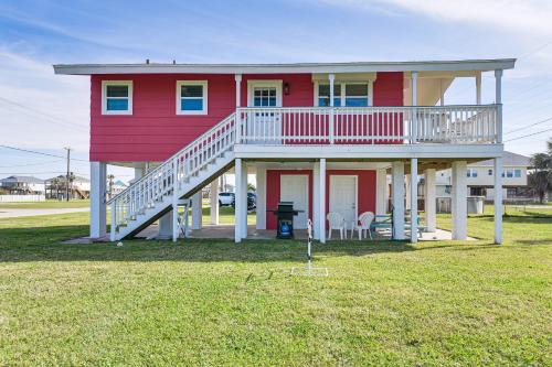 Galveston House | Walk to Beach Galveston Home with Patio and Balcony!
