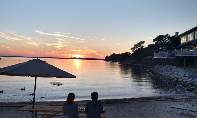 Kingsmill Condo | Walk to beach, lovely large 2bdrm 2bath by lake, "Kingsmill on the James"