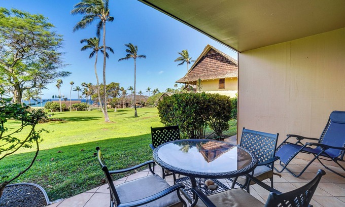 Maunaloa Apartment | Walk to Beach: Ocean-View Maunaloa Studio