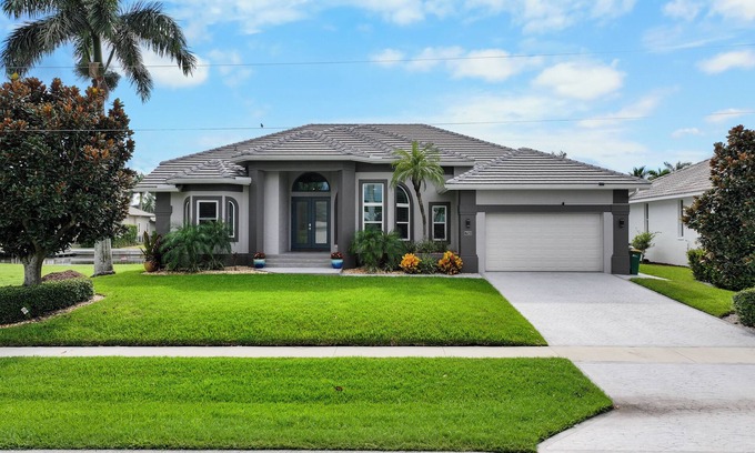 Marco Island House | Walk to beach waterfront home w/pool, spa & kayaks