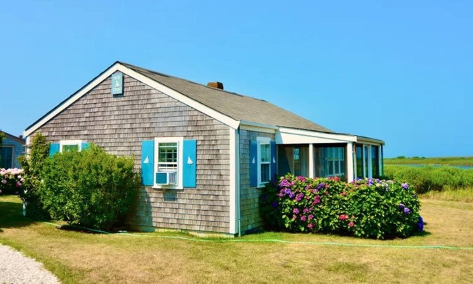 Nantucket Cottage | Walk to Cisco/ Charming cottage and garage apt on Hummock Pond