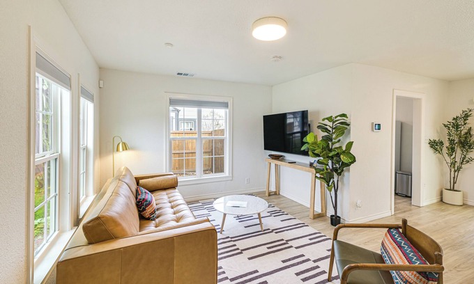 Central Arlington House | Walk to Cowboys Games: Arlington Home w/Hot Tub!