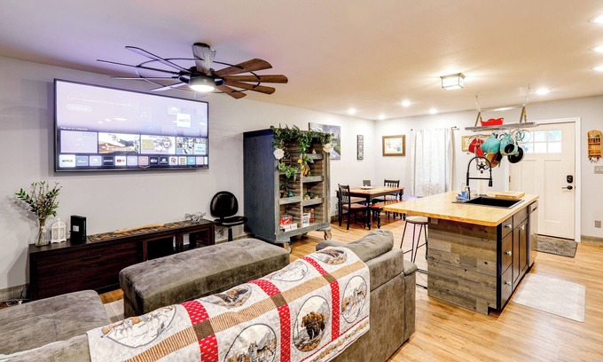 Fairbanks House | Walk to Dtwn: Dog-Friendly Retreat in Fairbanks!