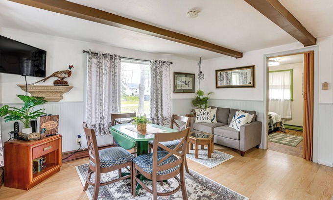 Lake Cabin | Walk to Gray Lake: Cozy Pet-Friendly Cottage