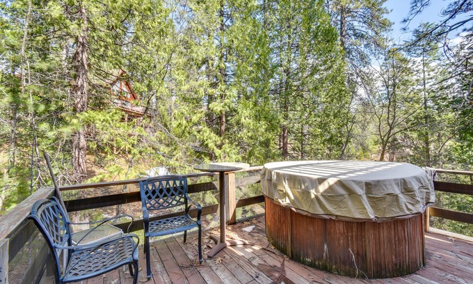 Arnold Cabin | Walk to Lake Access: Arnold Getaway w/Grills