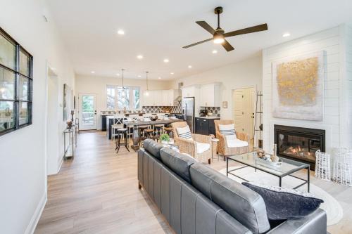 Madison-on-the-Lake House | Walk to Lake Erie Sleek Retreat with Screened Patio