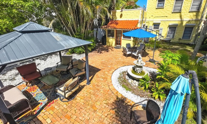 Idlewyld House | Walk to Las Olas! Old Florida Oasis w/Hot Tub