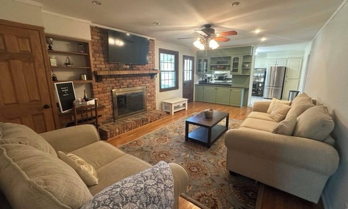 National Hills House | Walk to Masters! Spacious 4-bedroom house in Augusta