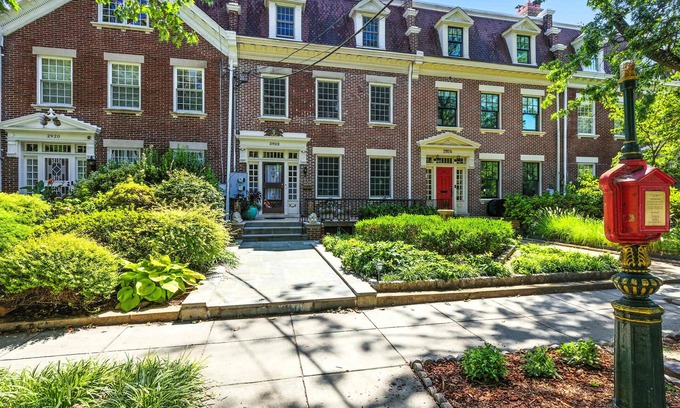 Northwest Apartment | Walk to METRO - Quiet 1BR w/Sauna, Rock Creek Park