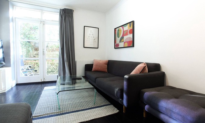 Paddington Apartment | Walk to Notting Hill/Paddington 1 B/R with patio