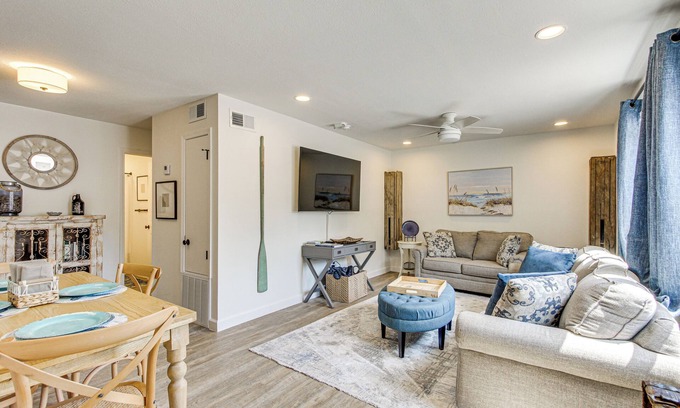 Biloxi Condo | Walk to Ocean Springs Beach: Condo w/Pool!