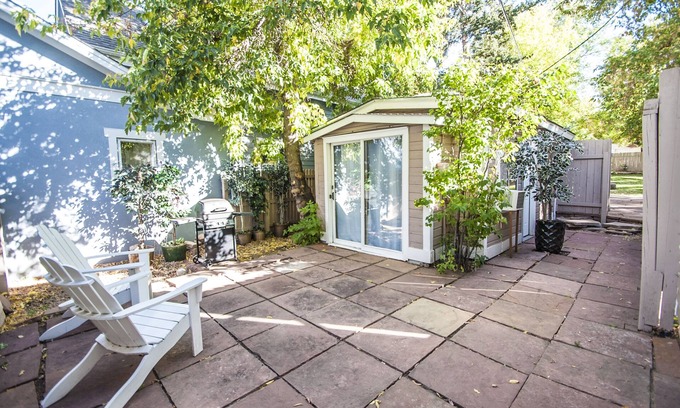 Mapleton Hill Cottage | Walk to Pearl Street, Cozy Guest House Studio, Historic Mapleton Hill