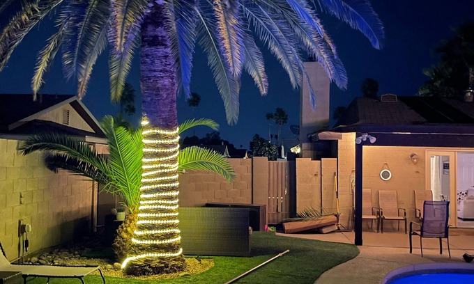 Paradise Valley Village House | Walk to PV Mall. 10 min to Waste Management and Old Town. Quiet Neighborhood!