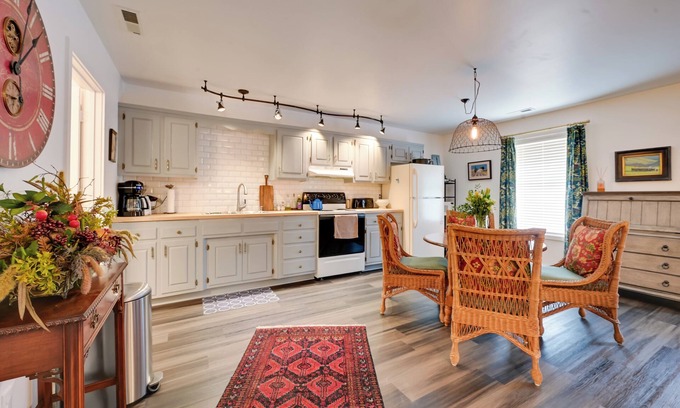 Corvallis Apartment | Walk to Restaurants: Bitterroot Valley Getaway!