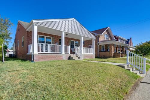 Huntington House | Walk to Ritter Park Renovated Home Near Marshall!