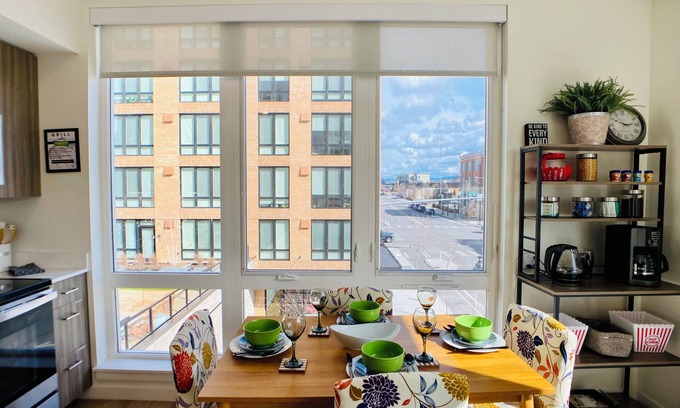 East Central Apartment | Walk To River Front Park & Convention Center +Free Assigned Parking