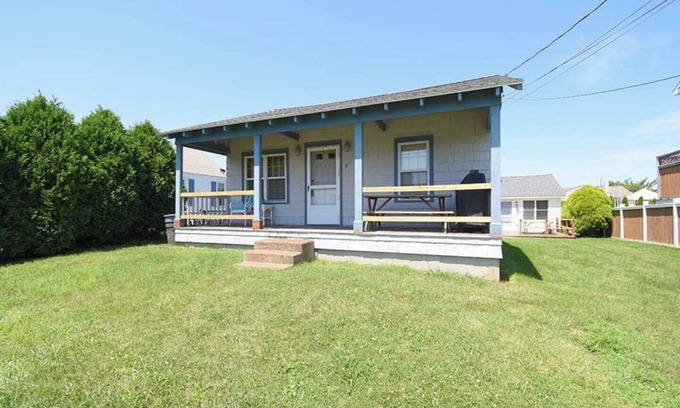 Point Judith House | Walk to Roger Wheeler State Beach