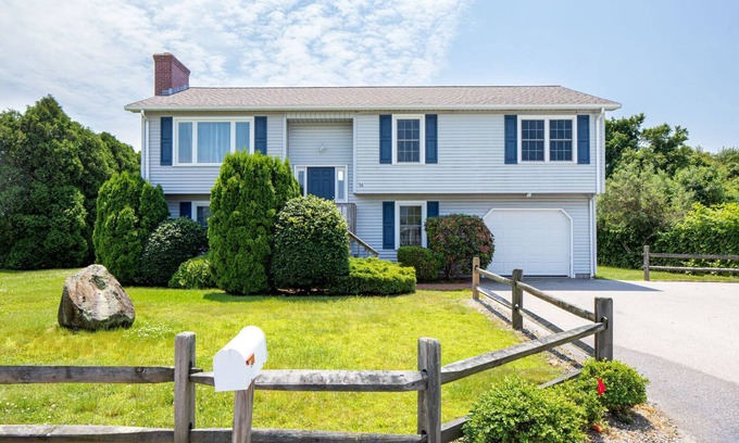 Eastward Look House | Walk to Scarborough, Central AC, 5 Bedroom, pet friendly