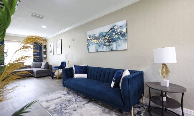 Carol City House | Walk to Stadium - 3BR King Bed Haven - Parking