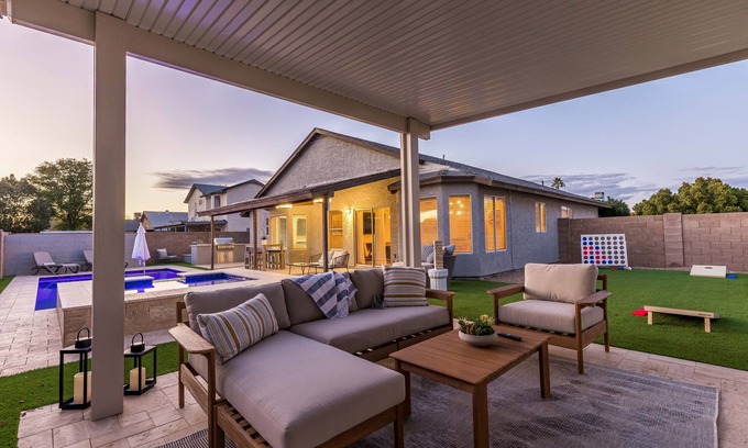 La Buena Vida House | Walk to State Farm Stadium, Spring Training Heated Pool & Hot Tub!