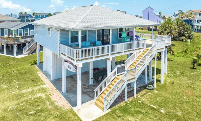 Galveston House | Walk to the Beach! Full Updated Interior, Outdoor Shower, Dog Friendly