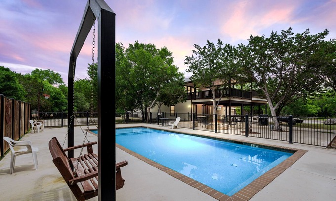 Sabinal House | Walk to THE Frio River-access included + private swimming pool, basketball & huge outdoor space