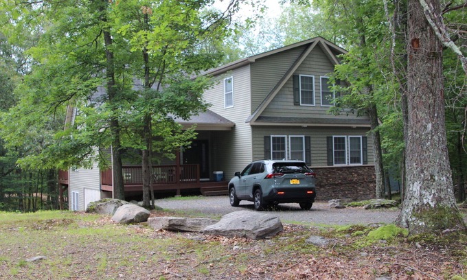 Lackawaxen House | Walk to the Lodge, pool and ski slopes. 4 Bedroom 3 Bath Sleeps 13
