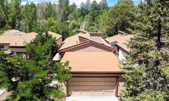 Hidden Valley Ranch House | Walk to Trails, Pool, Tennis, Pickleball, 2-Car Garage, A/C, Fenced Backyard