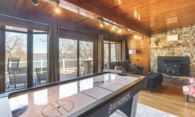 Manhattan Cottage | Walk to Tuttle Creek Lake: Secluded Scenic Retreat