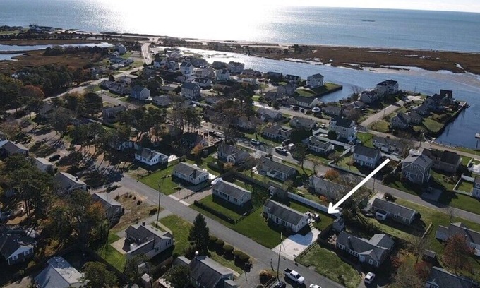 West Dennis House | Walk to West Dennis Beach, All New, Central AC, Very Clean, All Amenities/Linens