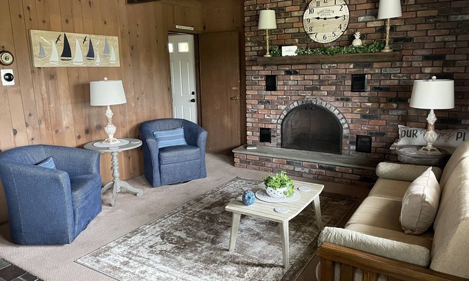 Napeague House | Walk toBeach! Just 2 blocks from the Ocean!