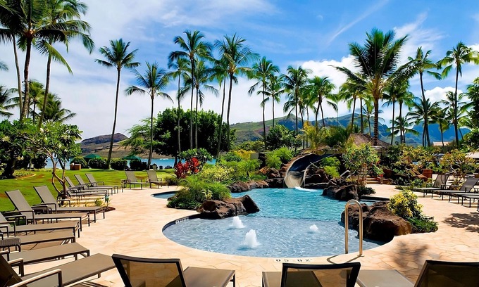 Lihue Resort | Walking Distance from Kalapaki Beach! Parking, Outdoor Pool, Shuttle Service!