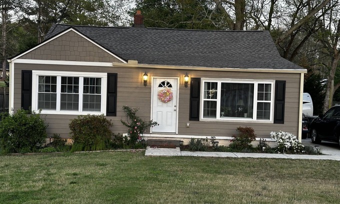 Covington House | WALKING DISTANCE TO DOWNTOWN COVINGTON less than a mile.